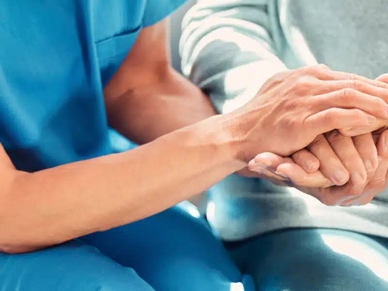 Grundpflege: Definition, Leistungen und Kosten einfach erklärt
